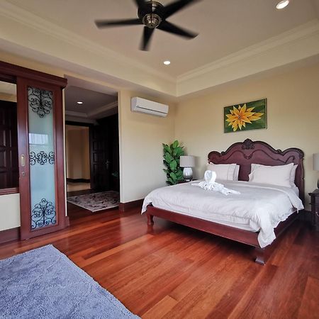 Casa Del Rio Residences Malacca Exterior photo